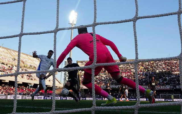 hacer-apuesta-online-de-f&uacute;tbol-sobre-marcar-un-gol