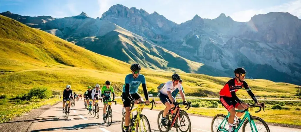 etapas de montaña frente a contrarreloj en el ciclismo
