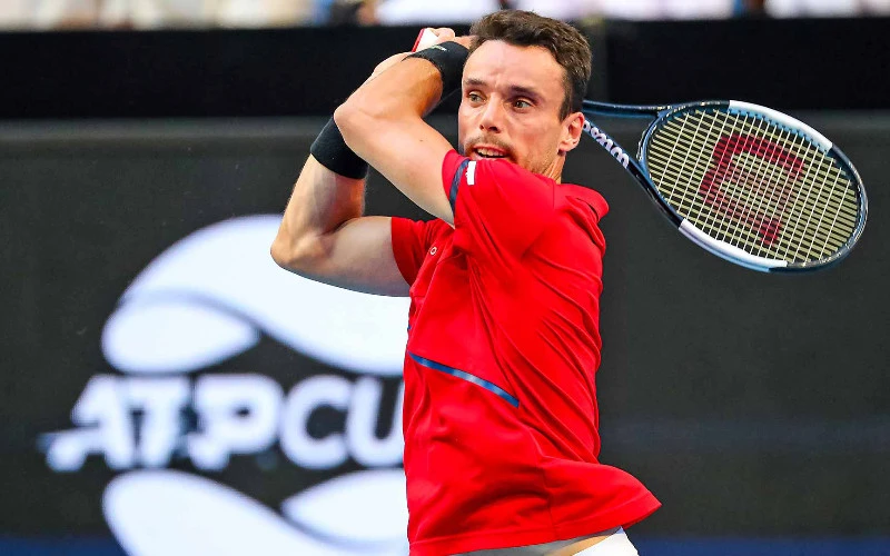 Juncheng Shang vs Roberto Bautista Agut.jpg