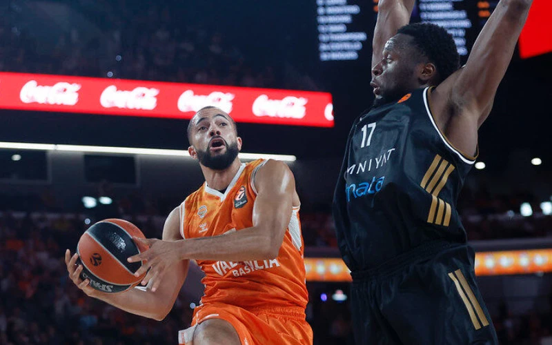 Dubai Basketball vs Valencia.jpg