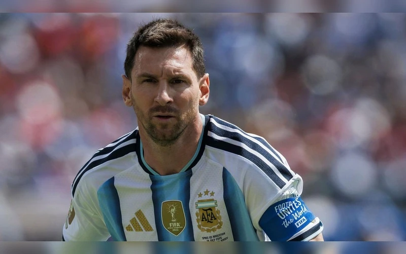 cuotas-y-pronosticos-del-balon-de-oro-rodri-and-messi cuotas-y-pronosticos-del-balon-de-oro-rodri-and-messi
